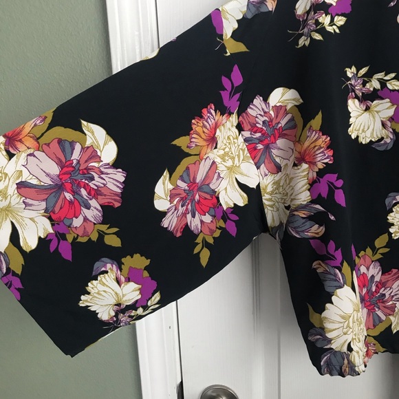 Forever 21 Open Tie Front Top/Cardigan - Picture 2 of 7